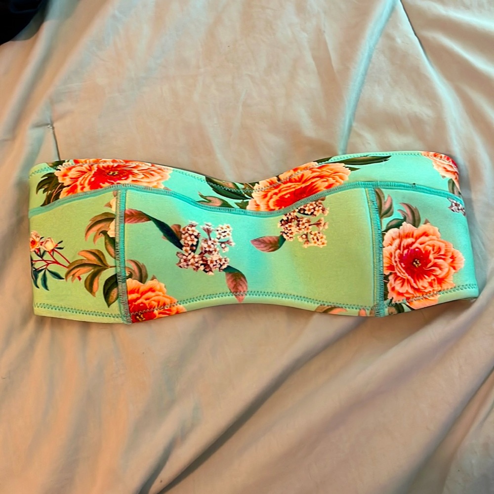 TRIANGL Lola Vert bandeau bikini top